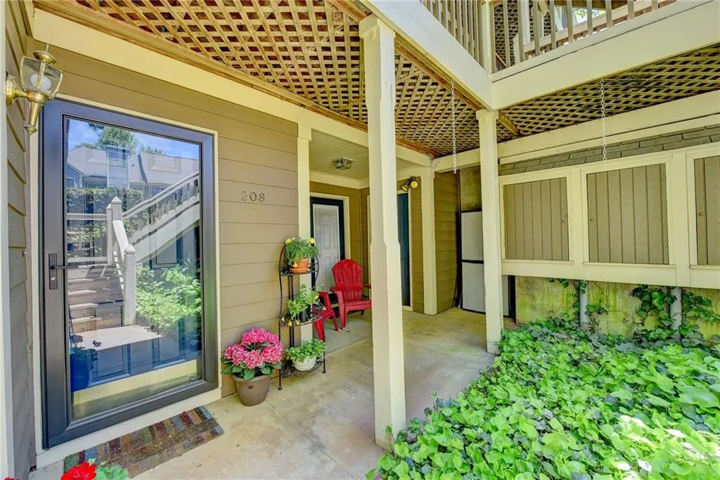 208 Abingdon Way, Sandy Springs, Georgia 30328, 1 Bedroom Bedrooms, ,1 BathroomBathrooms,Residential,Sold,208 Abingdon Way,6872314