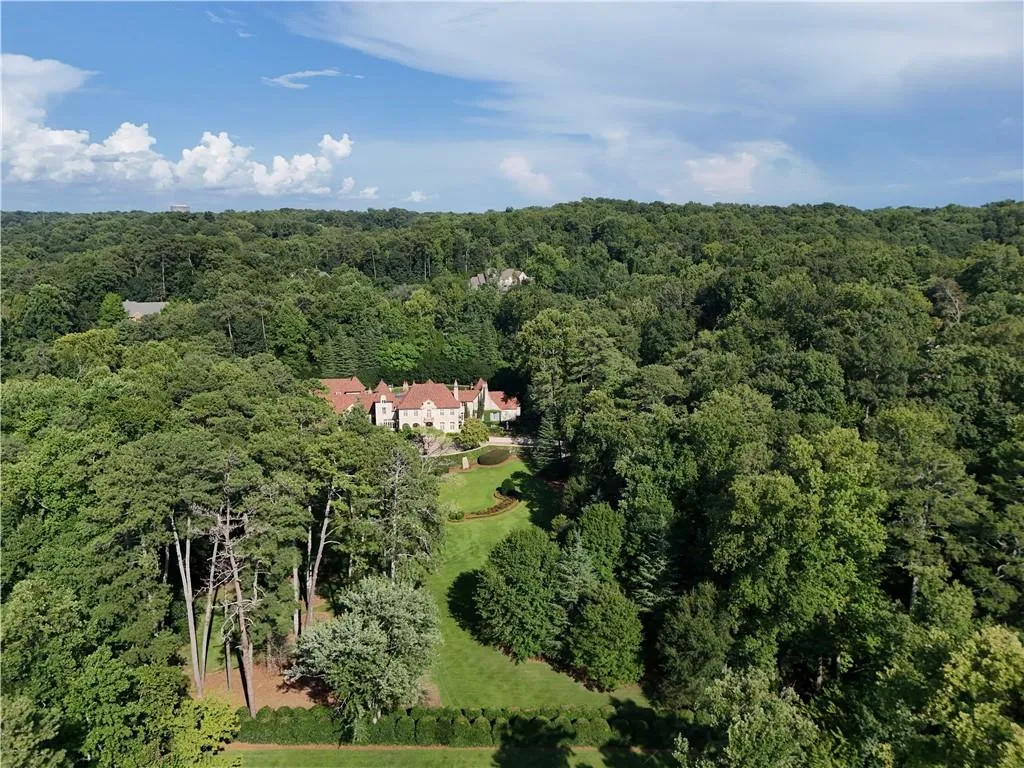 5375 Long Island Drive, Atlanta, Georgia 30327, 6 Bedrooms Bedrooms, 0 ,6 BathroomsBathrooms,Residential,For Sale,5375 Long Island Drive,7825898