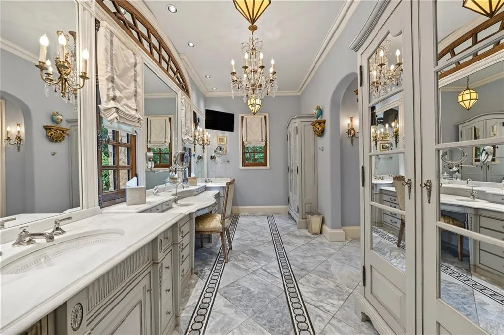 5375 Long Island Drive, Atlanta, Georgia 30327, 6 Bedrooms Bedrooms, 0 ,6 BathroomsBathrooms,Residential,For Sale,5375 Long Island Drive,7825898