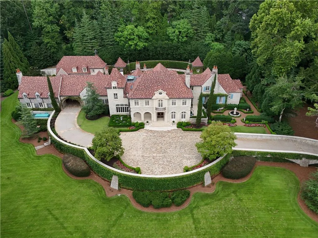 5375 Long Island Drive, Atlanta, Georgia 30327, 6 Bedrooms Bedrooms, 0 ,6 BathroomsBathrooms,Residential,For Sale,5375 Long Island Drive,7825898