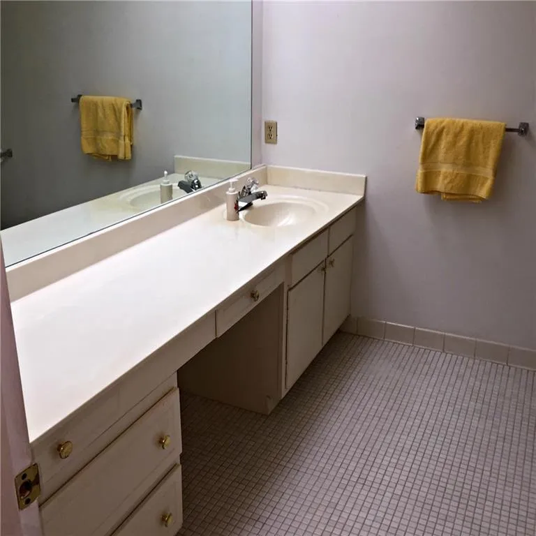 6851 Roswell Road Unit H-7, Atlanta, Georgia 30328, 2 Bedrooms Bedrooms, ,2 BathroomsBathrooms,Residential,Sold,6851 Roswell Road Unit H-7,5602930