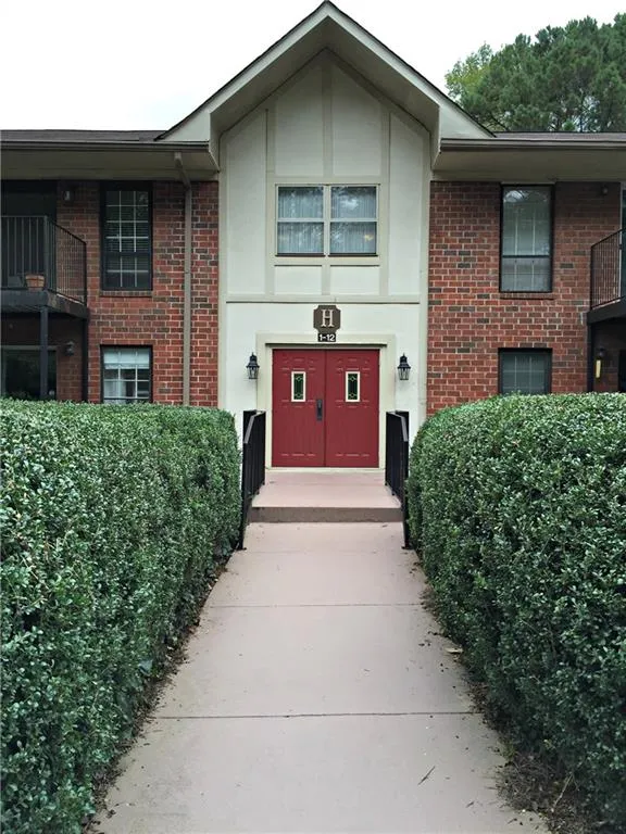 6851 Roswell Road Unit H-7, Atlanta, Georgia 30328, 2 Bedrooms Bedrooms, ,2 BathroomsBathrooms,Residential,Sold,6851 Roswell Road Unit H-7,5602930