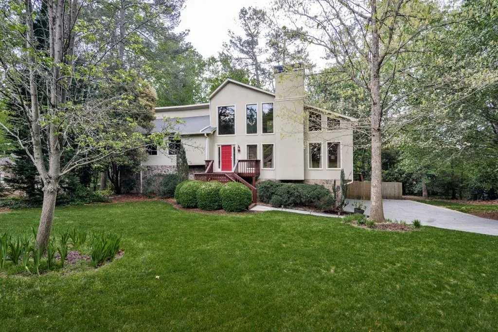 225 Marilyn Place, Atlanta, Georgia 30342, 5 Bedrooms Bedrooms, ,3 BathroomsBathrooms,Residential,Sold,225 Marilyn Place,5836779