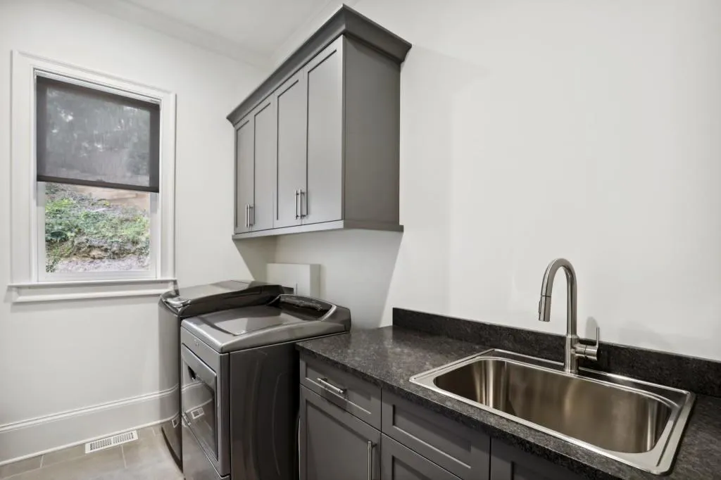 5335 Mount Vernon Parkway, Sandy Springs, Georgia 30327, 6 Bedrooms Bedrooms, ,6 BathroomsBathrooms,Residential,Sold,5335 Mount Vernon Parkway,7365735