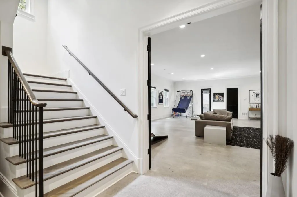 5335 Mount Vernon Parkway, Sandy Springs, Georgia 30327, 6 Bedrooms Bedrooms, ,6 BathroomsBathrooms,Residential,Sold,5335 Mount Vernon Parkway,7365735