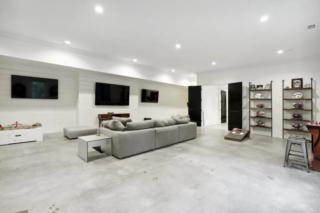 5335 Mount Vernon Parkway, Sandy Springs, Georgia 30327, 6 Bedrooms Bedrooms, ,6 BathroomsBathrooms,Residential,Sold,5335 Mount Vernon Parkway,7365735