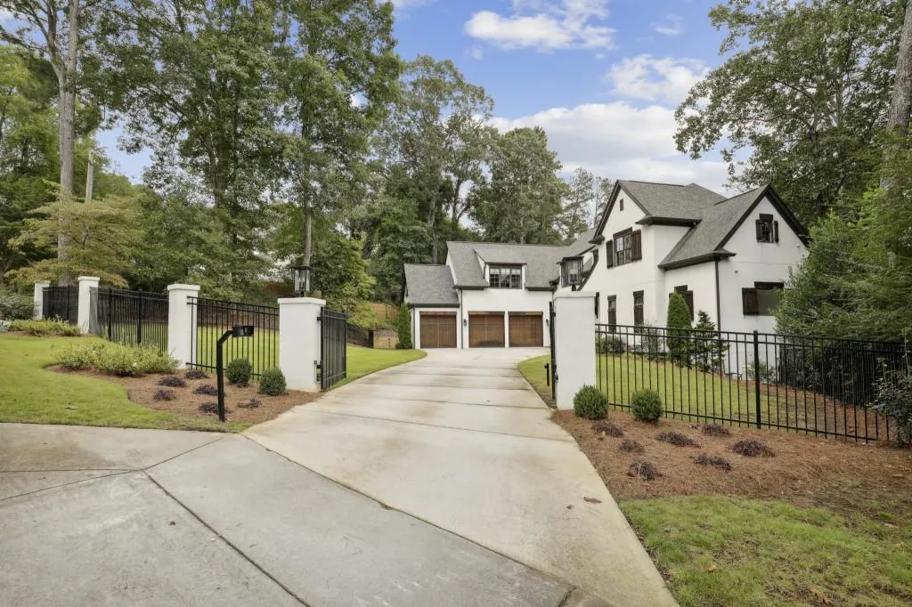 5335 Mount Vernon Parkway, Sandy Springs, Georgia 30327, 6 Bedrooms Bedrooms, ,6 BathroomsBathrooms,Residential,Sold,5335 Mount Vernon Parkway,7365735