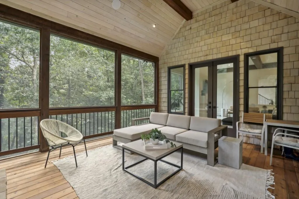 5335 Mount Vernon Parkway, Sandy Springs, Georgia 30327, 6 Bedrooms Bedrooms, ,6 BathroomsBathrooms,Residential,Sold,5335 Mount Vernon Parkway,7365735