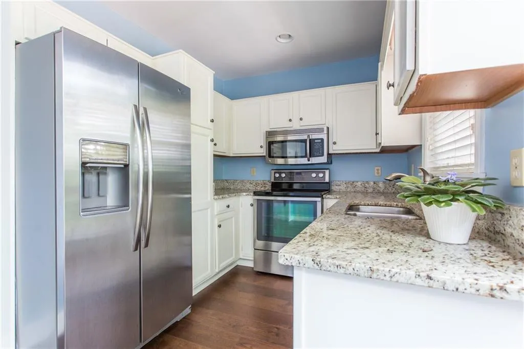 7500 Roswell Road Unit 13, Atlanta, Georgia 30350, 2 Bedrooms Bedrooms, ,2 BathroomsBathrooms,Residential,Sold,7500 Roswell Road Unit 13,6562393