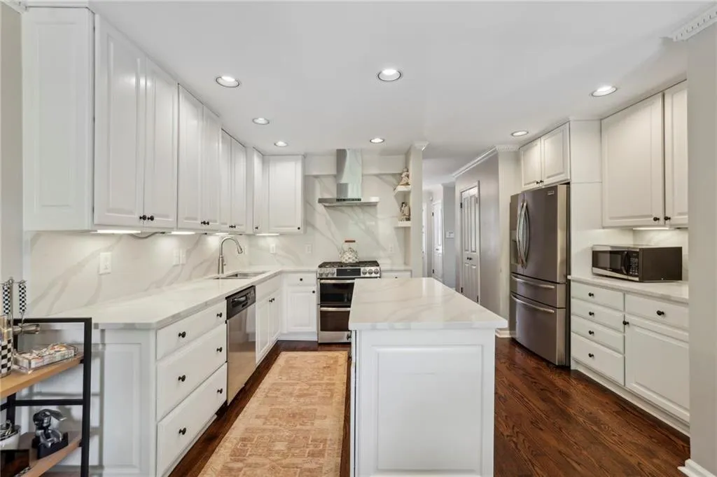 Gorgeous marble backsplash
