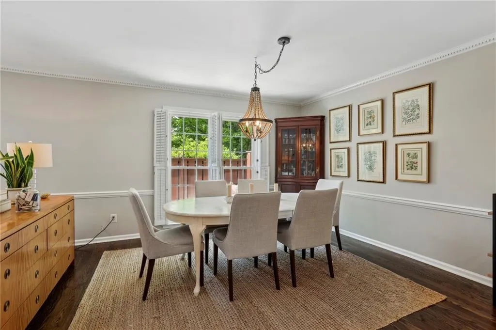 4545 Wieuca Road Ne Unit 22, Atlanta, Georgia 30342, 3 Bedrooms Bedrooms, ,2 BathroomsBathrooms,Residential,For Sale,4545 Wieuca Road Ne Unit 22,7623703