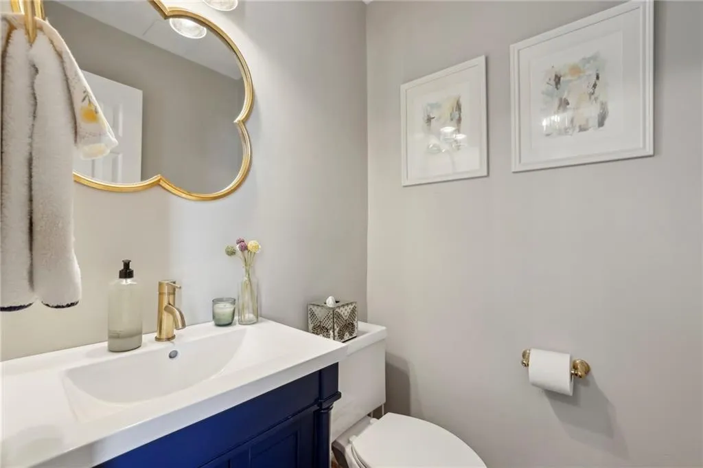 Renovated half bath on the mainn level