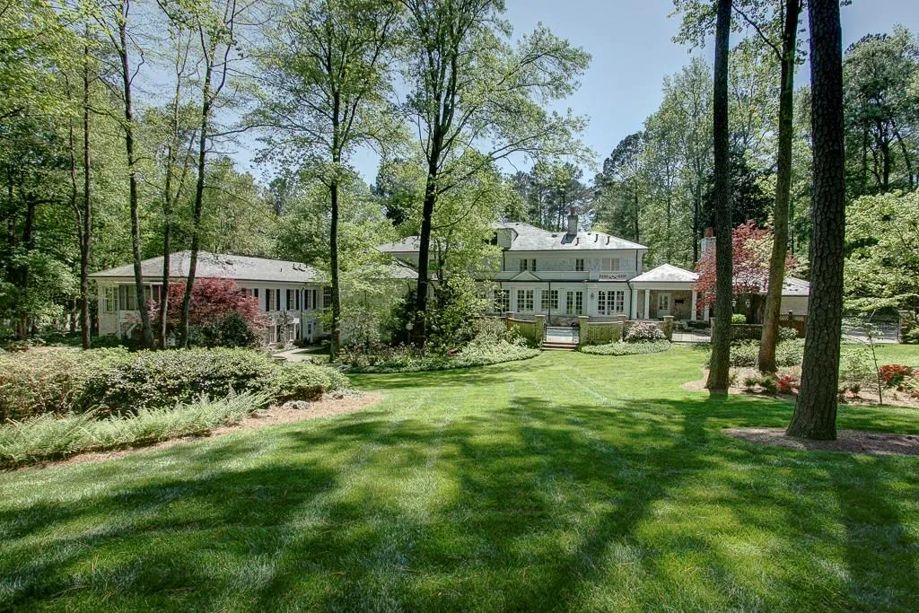 1935 Garraux Road Nw, Atlanta, Georgia 30327, 7 Bedrooms Bedrooms, ,9 BathroomsBathrooms,Residential,Sold,1935 Garraux Road Nw,5538891