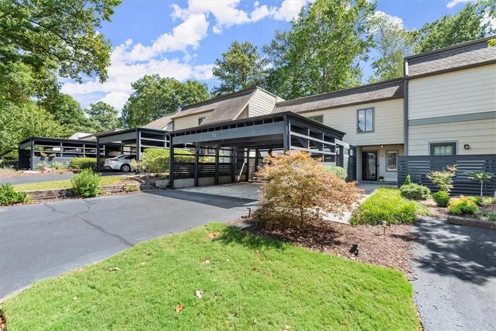 72 Forrest Place Unit 72, Atlanta, Georgia 30328, 3 Bedrooms Bedrooms, ,2 BathroomsBathrooms,Residential,Sold,72 Forrest Place Unit 72,7446949