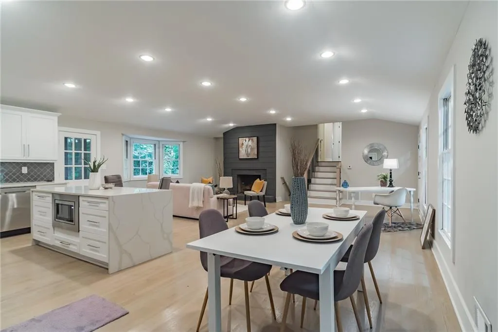 360 Forest Valley Court, Atlanta, Georgia 30342, 5 Bedrooms Bedrooms, ,3 BathroomsBathrooms,Residential,Sold,360 Forest Valley Court,6565966