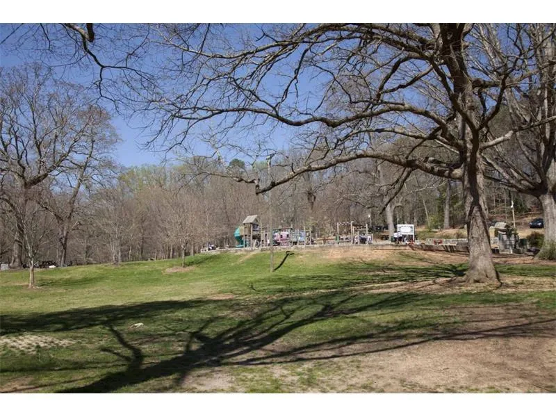 1005 W Kingston Drive, Atlanta, Georgia 30342, 5 Bedrooms Bedrooms, ,5 BathroomsBathrooms,Residential,Sold,1005 W Kingston Drive,5846989