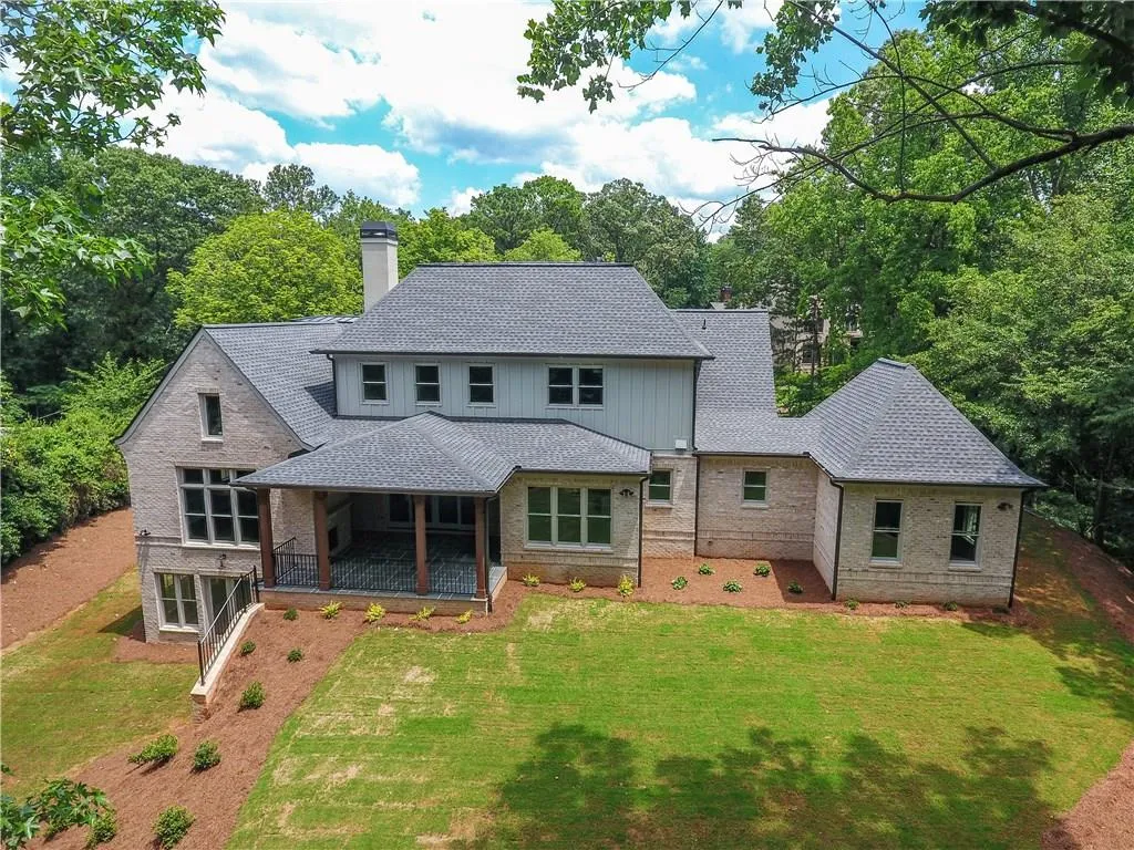 1005 W Kingston Drive, Atlanta, Georgia 30342, 5 Bedrooms Bedrooms, ,5 BathroomsBathrooms,Residential,Sold,1005 W Kingston Drive,5846989
