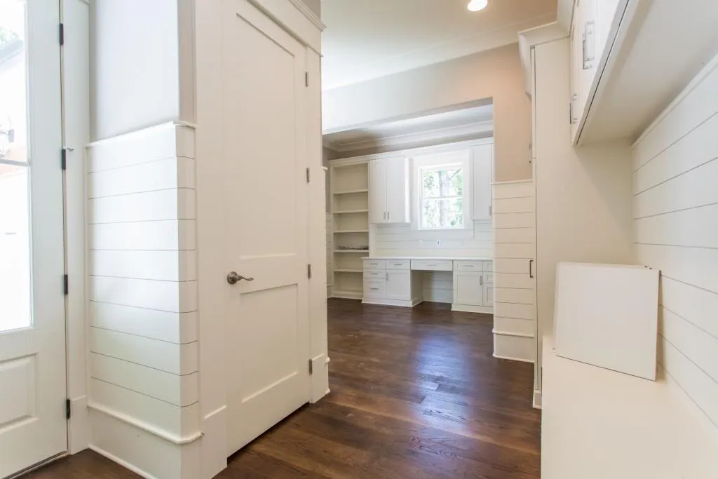 1005 W Kingston Drive, Atlanta, Georgia 30342, 5 Bedrooms Bedrooms, ,5 BathroomsBathrooms,Residential,Sold,1005 W Kingston Drive,5846989