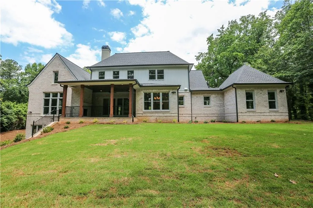 1005 W Kingston Drive, Atlanta, Georgia 30342, 5 Bedrooms Bedrooms, ,5 BathroomsBathrooms,Residential,Sold,1005 W Kingston Drive,5846989