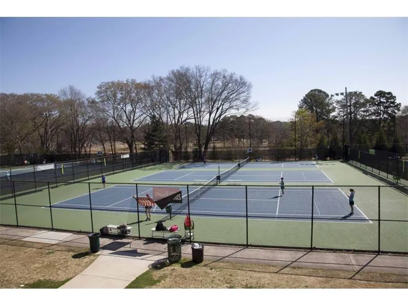 1005 W Kingston Drive, Atlanta, Georgia 30342, 5 Bedrooms Bedrooms, ,5 BathroomsBathrooms,Residential,Sold,1005 W Kingston Drive,5846989