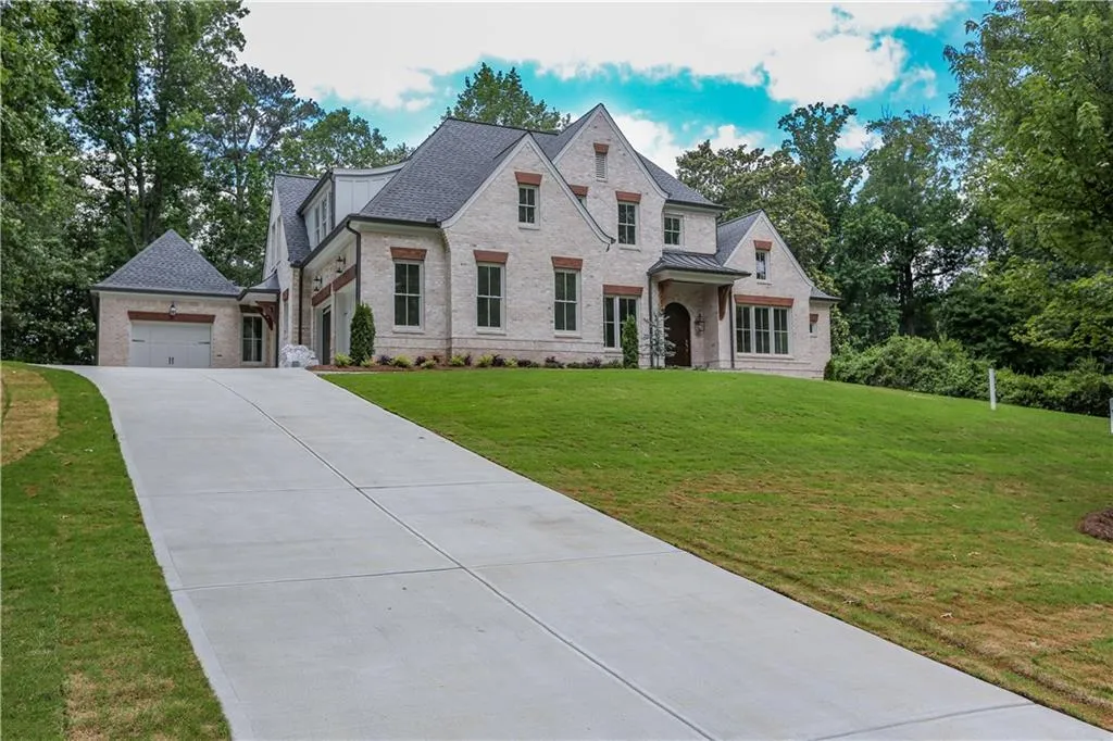 1005 W Kingston Drive, Atlanta, Georgia 30342, 5 Bedrooms Bedrooms, ,5 BathroomsBathrooms,Residential,Sold,1005 W Kingston Drive,5846989