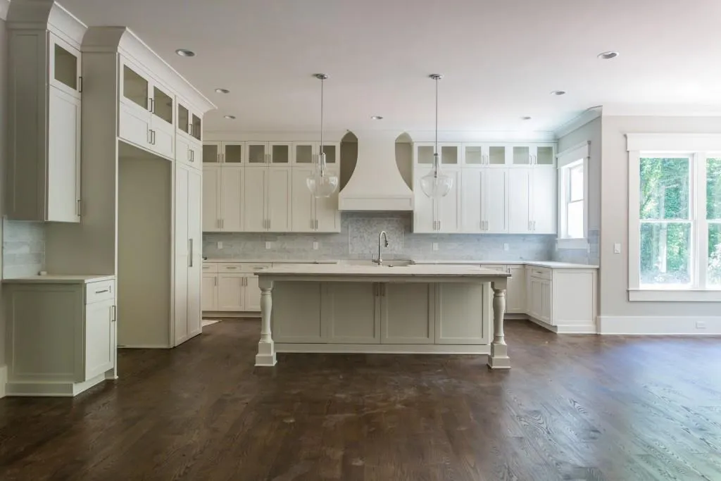 1005 W Kingston Drive, Atlanta, Georgia 30342, 5 Bedrooms Bedrooms, ,5 BathroomsBathrooms,Residential,Sold,1005 W Kingston Drive,5846989