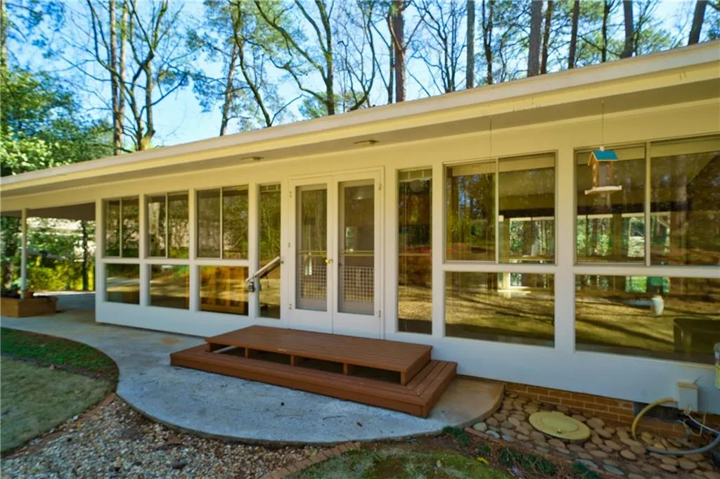 285 River Valley Road, Sandy Springs, Georgia 30328, 4 Bedrooms Bedrooms, ,2 BathroomsBathrooms,Residential,Sold,285 River Valley Road,7184716
