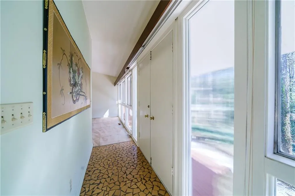 285 River Valley Road, Sandy Springs, Georgia 30328, 4 Bedrooms Bedrooms, ,2 BathroomsBathrooms,Residential,Sold,285 River Valley Road,7184716