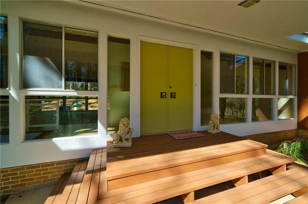 285 River Valley Road, Sandy Springs, Georgia 30328, 4 Bedrooms Bedrooms, ,2 BathroomsBathrooms,Residential,Sold,285 River Valley Road,7184716