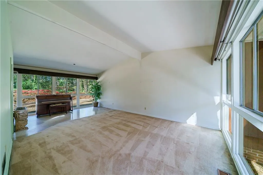 285 River Valley Road, Sandy Springs, Georgia 30328, 4 Bedrooms Bedrooms, ,2 BathroomsBathrooms,Residential,Sold,285 River Valley Road,7184716