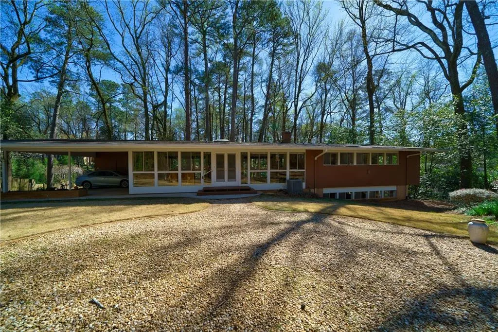 285 River Valley Road, Sandy Springs, Georgia 30328, 4 Bedrooms Bedrooms, ,2 BathroomsBathrooms,Residential,Sold,285 River Valley Road,7184716