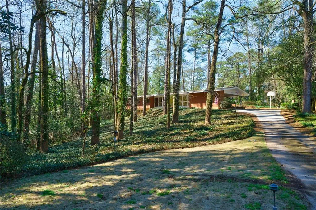 285 River Valley Road, Sandy Springs, Georgia 30328, 4 Bedrooms Bedrooms, ,2 BathroomsBathrooms,Residential,Sold,285 River Valley Road,7184716