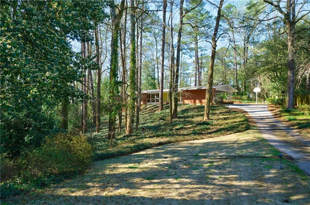 285 River Valley Road, Sandy Springs, Georgia 30328, 4 Bedrooms Bedrooms, ,2 BathroomsBathrooms,Residential,Sold,285 River Valley Road,7184716