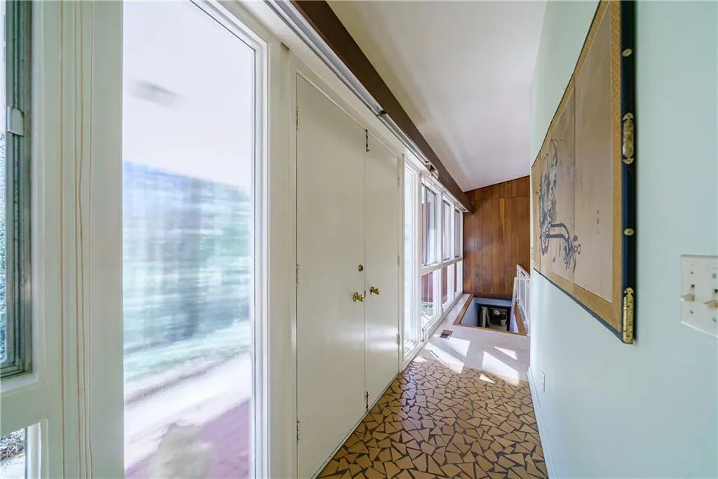 285 River Valley Road, Sandy Springs, Georgia 30328, 4 Bedrooms Bedrooms, ,2 BathroomsBathrooms,Residential,Sold,285 River Valley Road,7184716