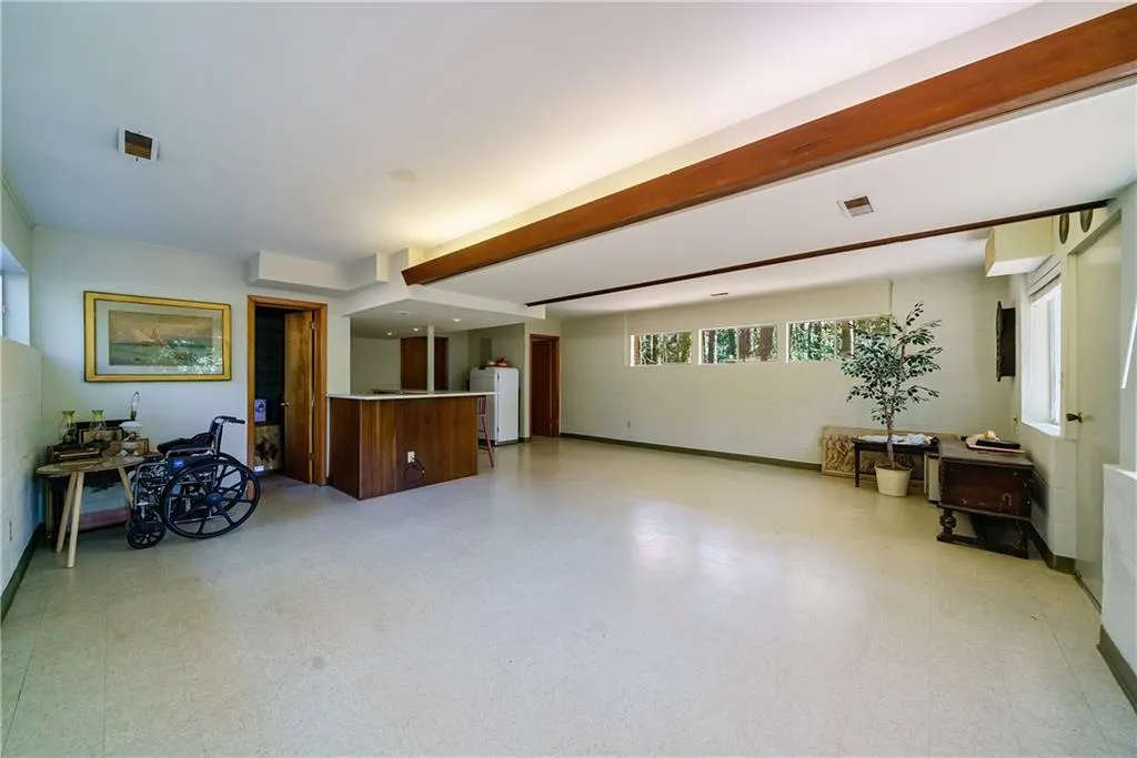 285 River Valley Road, Sandy Springs, Georgia 30328, 4 Bedrooms Bedrooms, ,2 BathroomsBathrooms,Residential,Sold,285 River Valley Road,7184716