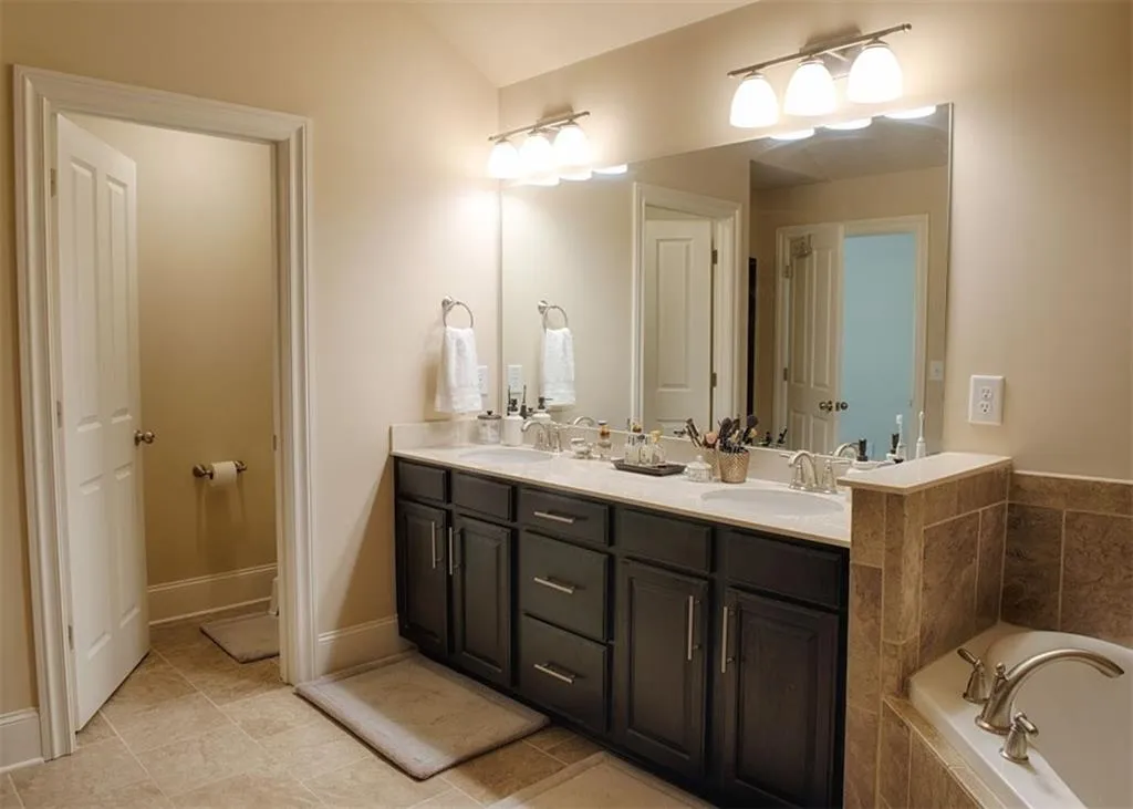 7630 Glisten Avenue, Atlanta, Georgia 30328, 3 Bedrooms Bedrooms, ,2 BathroomsBathrooms,Residential,Sold,7630 Glisten Avenue,5713995