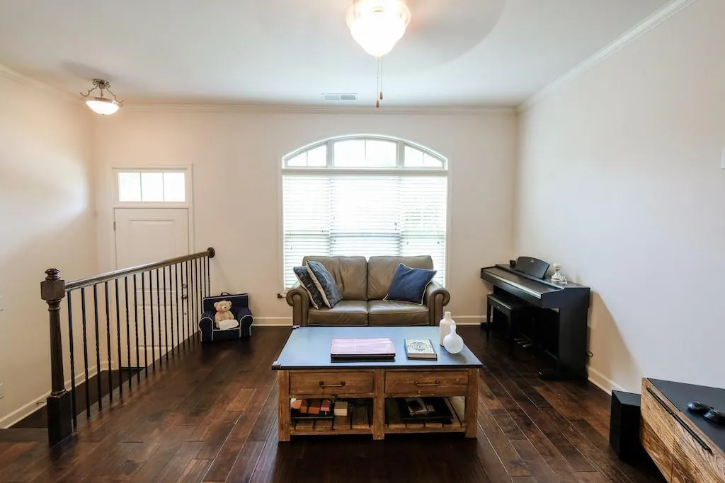 7355 Glisten Avenue, Atlanta, Georgia 30328, 3 Bedrooms Bedrooms, ,3 BathroomsBathrooms,Residential,Sold,7355 Glisten Avenue,6894386