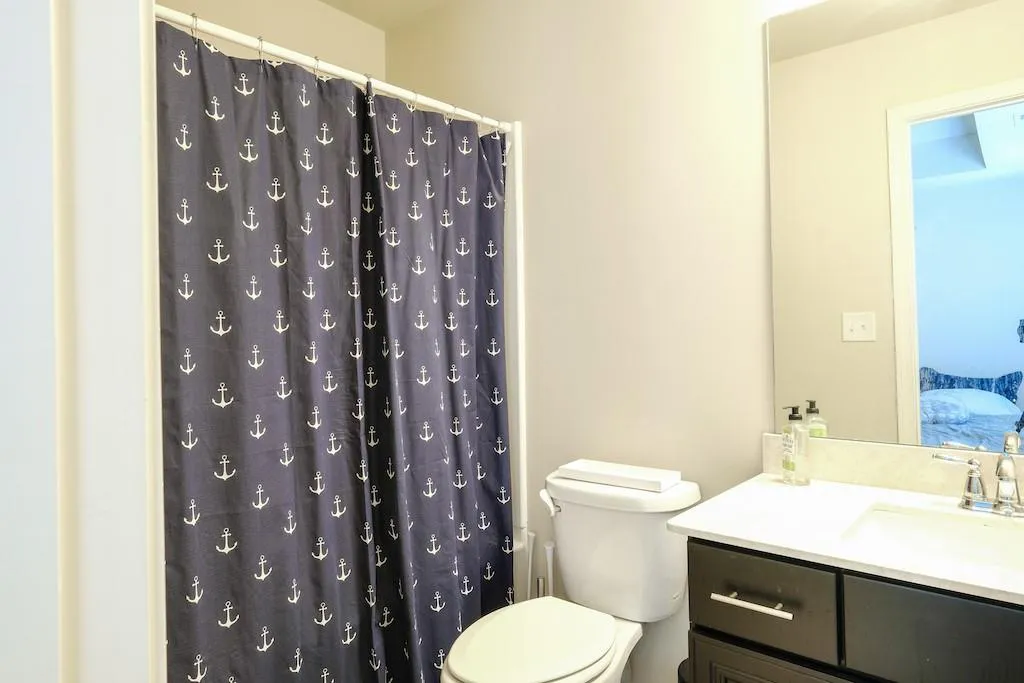 7355 Glisten Avenue, Atlanta, Georgia 30328, 3 Bedrooms Bedrooms, ,3 BathroomsBathrooms,Residential,Sold,7355 Glisten Avenue,6894386