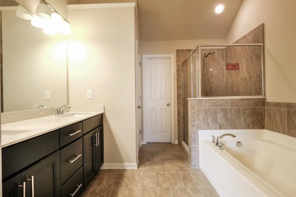 7355 Glisten Avenue, Atlanta, Georgia 30328, 3 Bedrooms Bedrooms, ,3 BathroomsBathrooms,Residential,Sold,7355 Glisten Avenue,6894386