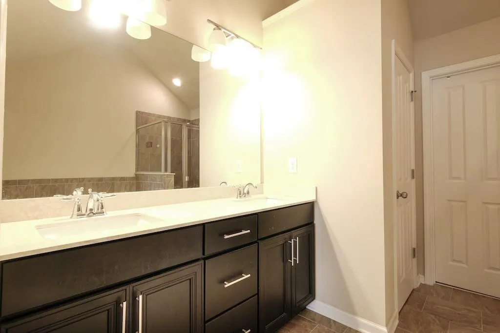 7355 Glisten Avenue, Atlanta, Georgia 30328, 3 Bedrooms Bedrooms, ,3 BathroomsBathrooms,Residential,Sold,7355 Glisten Avenue,6894386