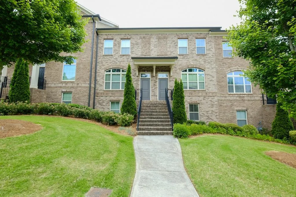7355 Glisten Avenue, Atlanta, Georgia 30328, 3 Bedrooms Bedrooms, ,3 BathroomsBathrooms,Residential,Sold,7355 Glisten Avenue,6894386