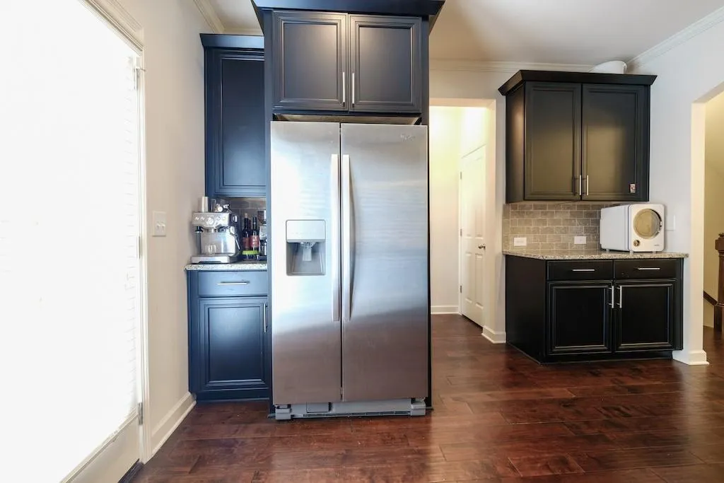 7355 Glisten Avenue, Atlanta, Georgia 30328, 3 Bedrooms Bedrooms, ,3 BathroomsBathrooms,Residential,Sold,7355 Glisten Avenue,6894386