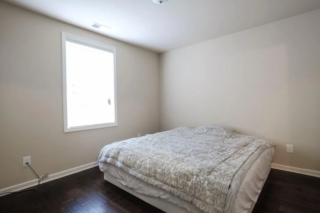 7355 Glisten Avenue, Atlanta, Georgia 30328, 3 Bedrooms Bedrooms, ,3 BathroomsBathrooms,Residential,Sold,7355 Glisten Avenue,6894386