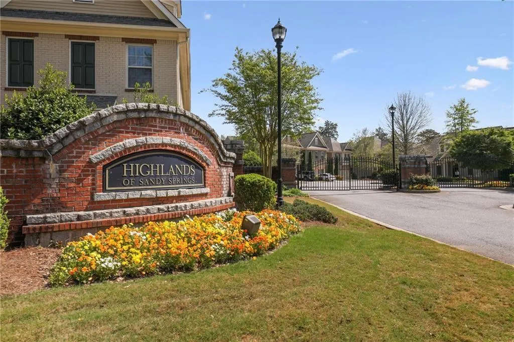 7355 Glisten Avenue, Atlanta, Georgia 30328, 3 Bedrooms Bedrooms, ,3 BathroomsBathrooms,Residential,Sold,7355 Glisten Avenue,6894386