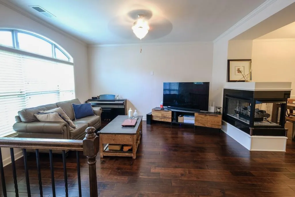 7355 Glisten Avenue, Atlanta, Georgia 30328, 3 Bedrooms Bedrooms, ,3 BathroomsBathrooms,Residential,Sold,7355 Glisten Avenue,6894386