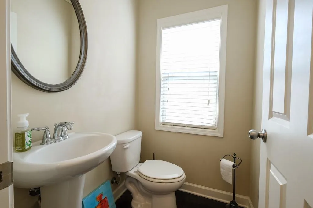 7355 Glisten Avenue, Atlanta, Georgia 30328, 3 Bedrooms Bedrooms, ,3 BathroomsBathrooms,Residential,Sold,7355 Glisten Avenue,6894386