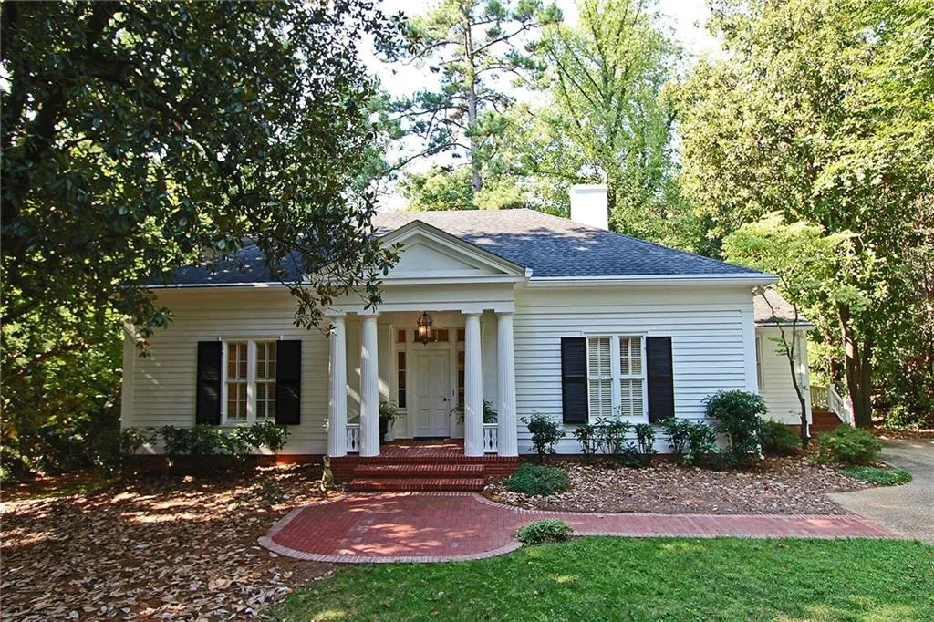1450 W Wesley Road Nw, Atlanta, Georgia 30327, 4 Bedrooms Bedrooms, ,4 BathroomsBathrooms,Residential,Sold,1450 W Wesley Road Nw,5805344