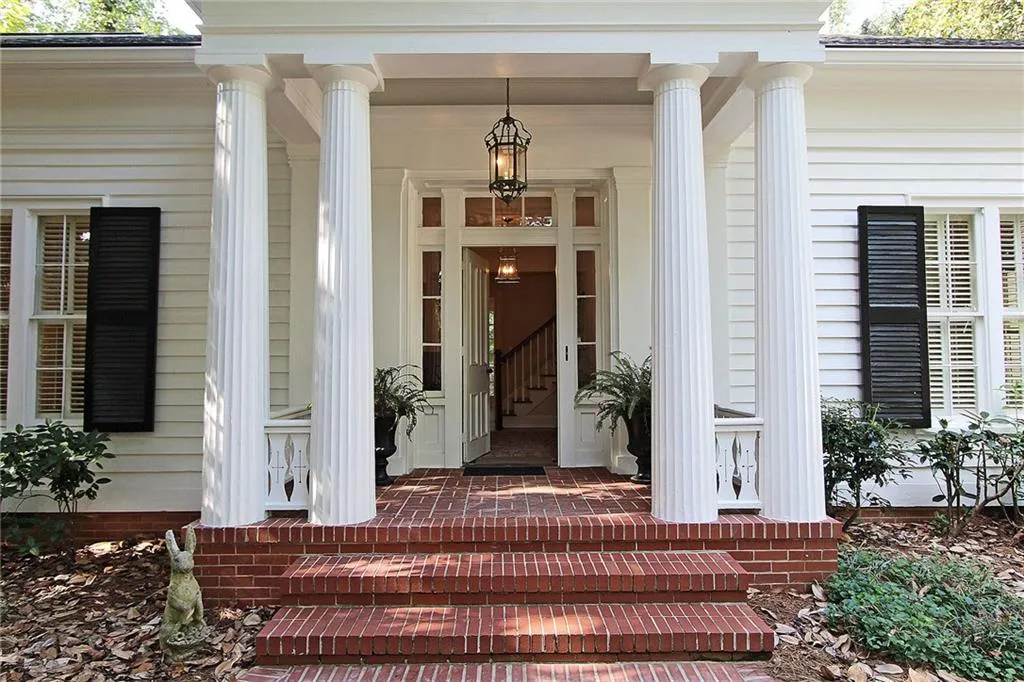 1450 W Wesley Road Nw, Atlanta, Georgia 30327, 4 Bedrooms Bedrooms, ,4 BathroomsBathrooms,Residential,Sold,1450 W Wesley Road Nw,5805344