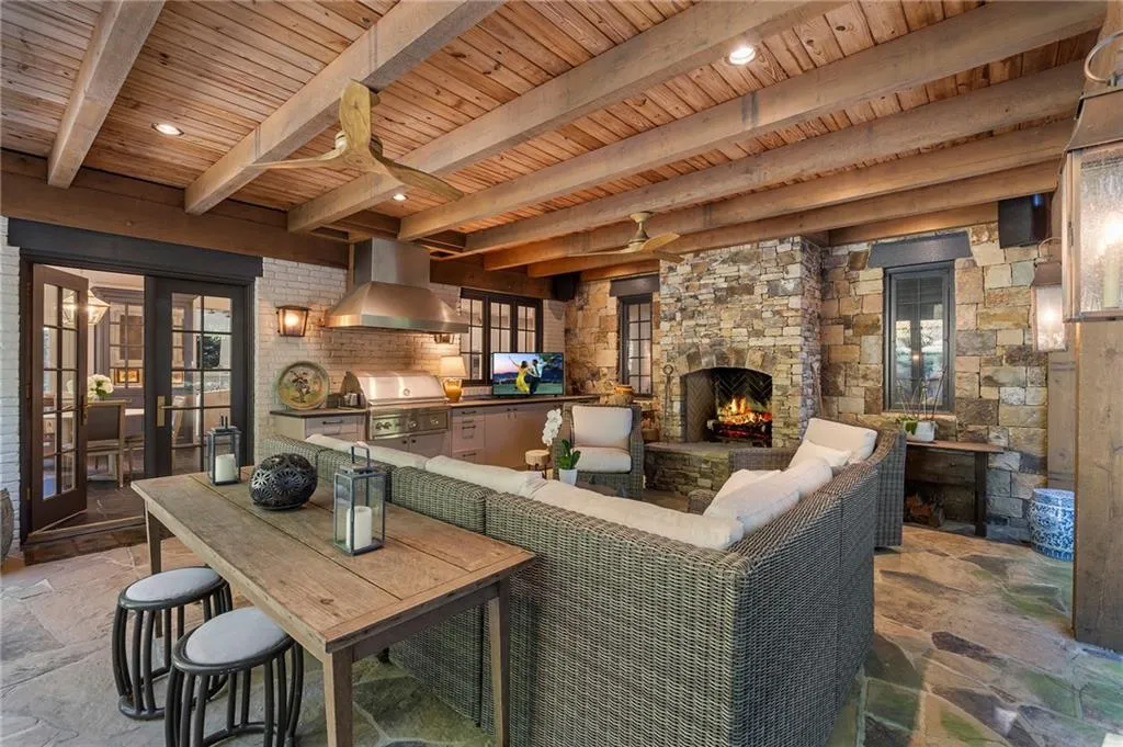 5595 Cross Gate Drive, Atlanta, Georgia 30327, 6 Bedrooms Bedrooms, ,5 BathroomsBathrooms,Residential,Sold,5595 Cross Gate Drive,7473464