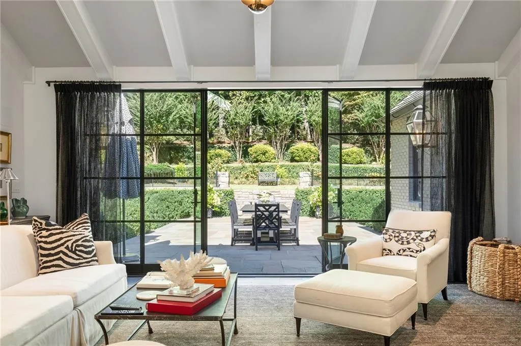 5595 Cross Gate Drive, Atlanta, Georgia 30327, 6 Bedrooms Bedrooms, ,5 BathroomsBathrooms,Residential,Sold,5595 Cross Gate Drive,7473464